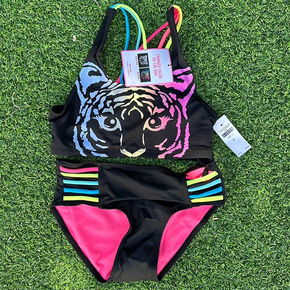 NWT Justice size 14 bikini, changes color in the sun
